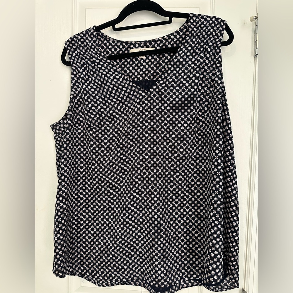 LOFT Navy and White Patterned Sleeveless Blouse